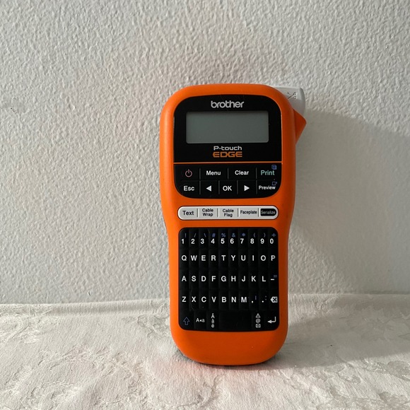 Brother P-Touch Edge Label Maker Handheld Printer PARTS? Untested Missing Back - Picture 1 of 2